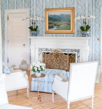 Quite sitting area in front of the fireplace